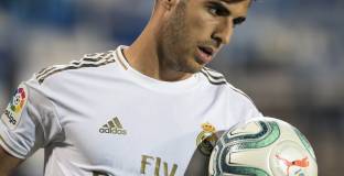  Нюкасъл преговаря с Асенсио